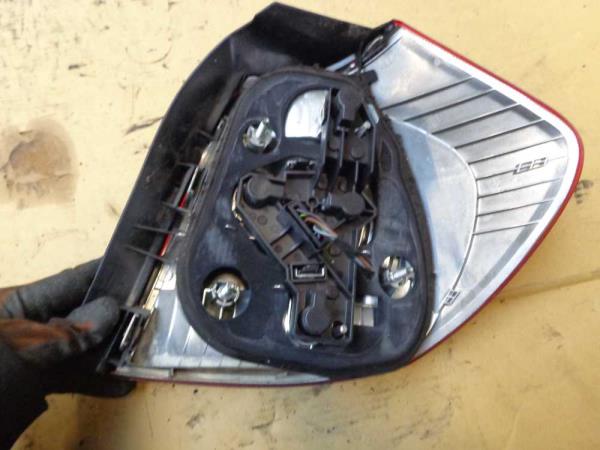 FEU ARRIERE GAUCHE BMW SERIE 1 - Vue 2